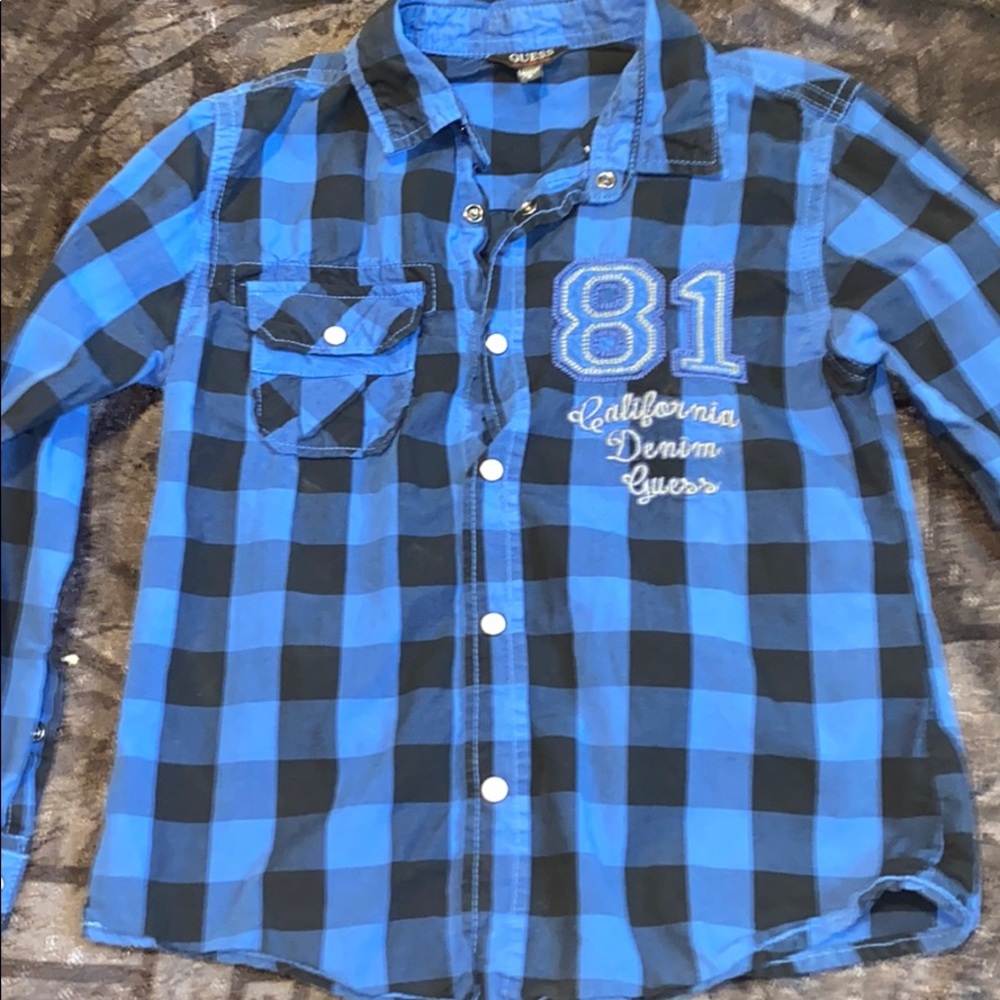 Guess Shirt and Tee Size